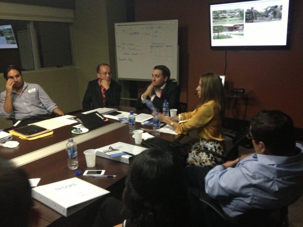 Mentoría estratégica a empresarios del sector privado del turismo en Ecuador para la toma de decisiones basadas en datos y estrategia empresarial