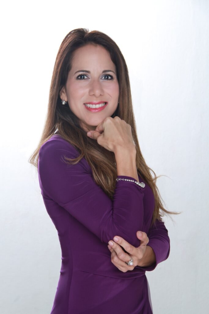 Fotografía de Solange Garcés Aguilar, consultora de marketing turístico e inteligencia artificial.